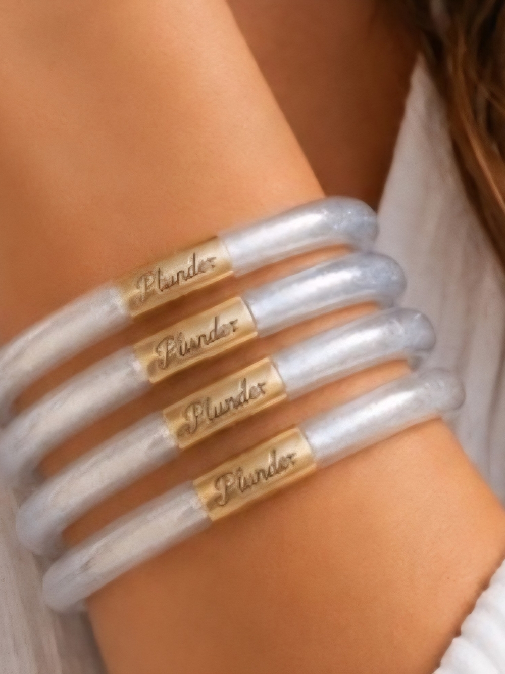 Plunder Iridescent Silver Hoop Jelly Bracelet 4 Pc Set - Picture 6 of 6